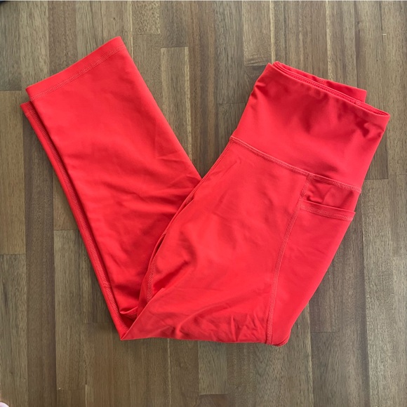 Old Navy High-Waisted Elevate Powersoft Side-Pocket Crop Leggings - Picture 4 of 5